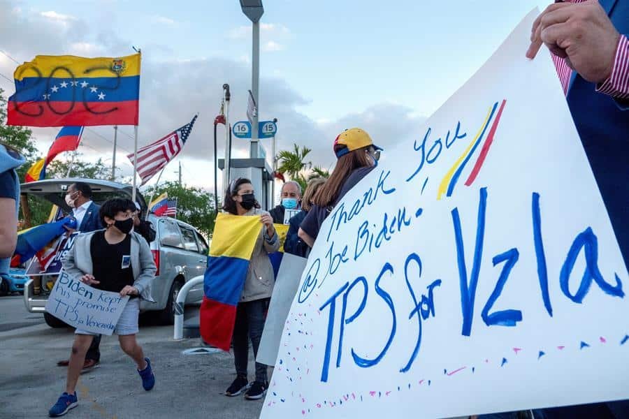 TPS para venezolanos beneficios como funciona el TPS, beneficios y más